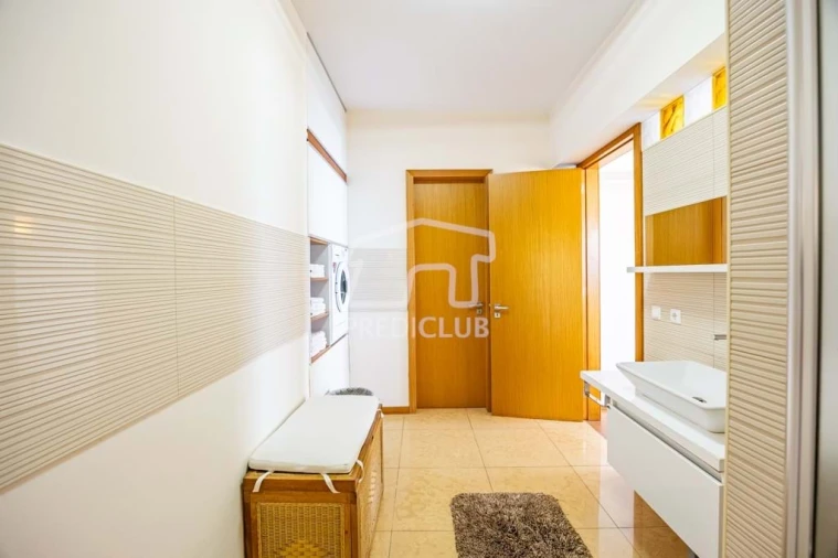 Moradia T6 para Venda em Caniço Foto 65