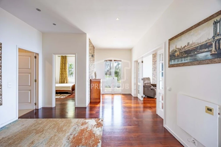 Moradia T6 para Venda em Caniço Foto 27