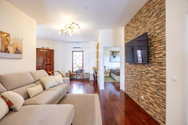 Moradia T6 para Venda em Caniço Foto 7