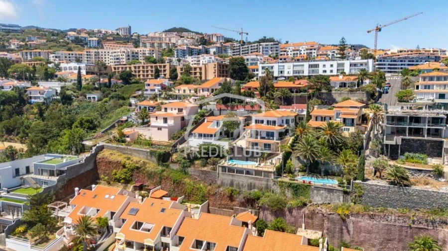 Moradia T6 para Venda em Caniço Foto 90