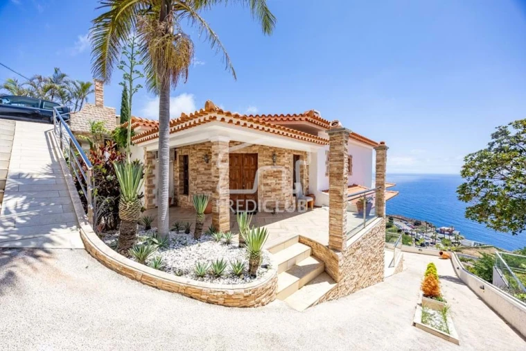 Moradia T6 para Venda em Caniço Foto 81