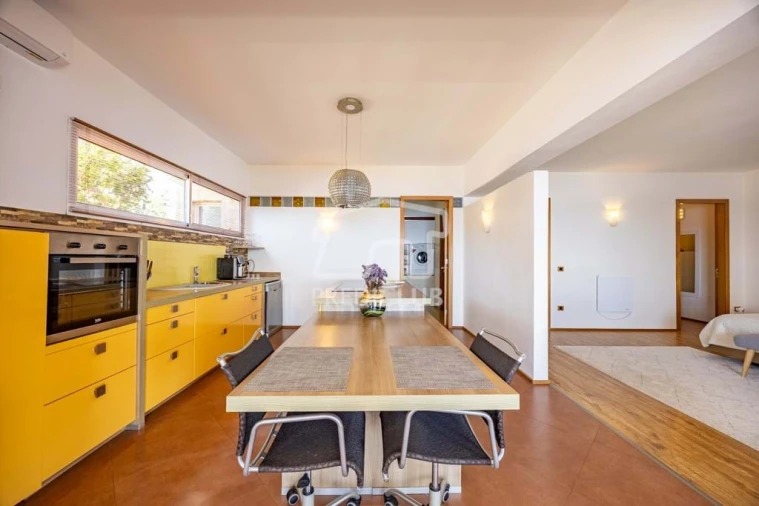 Moradia T6 para Venda em Caniço Foto 54