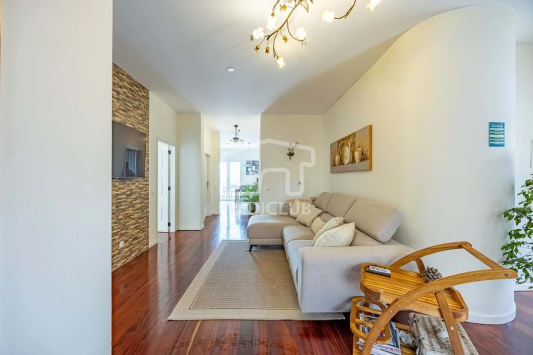 Moradia T6 para Venda em Caniço Foto 2