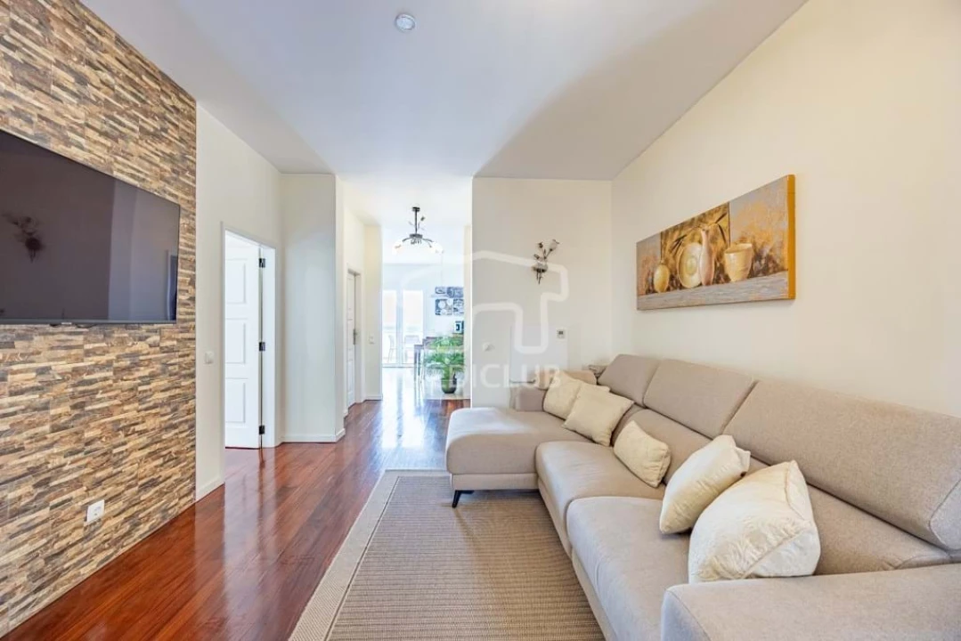 Moradia T6 para Venda em Caniço Foto 3