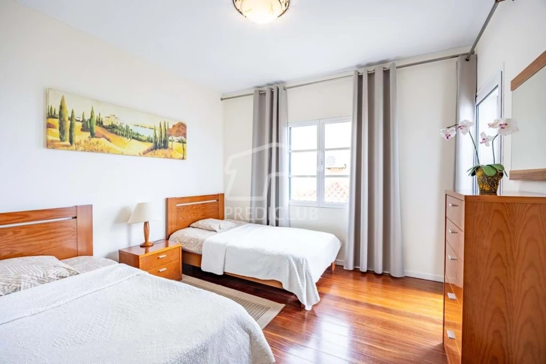 Moradia T6 para Venda em Caniço Foto 10