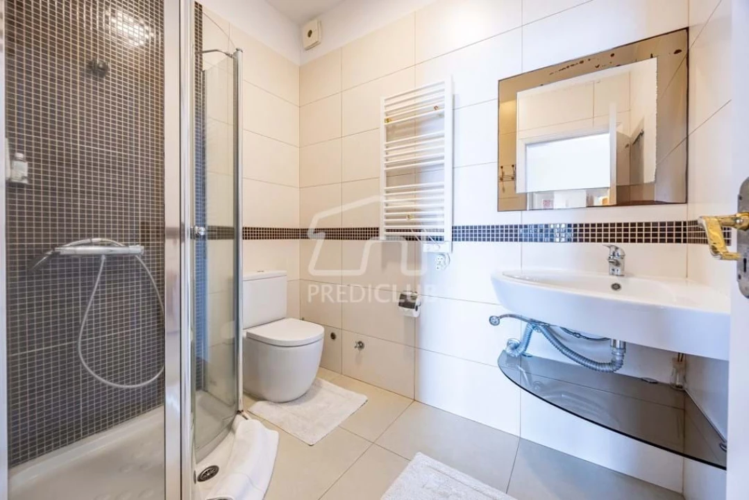 Moradia T6 para Venda em Caniço Foto 36