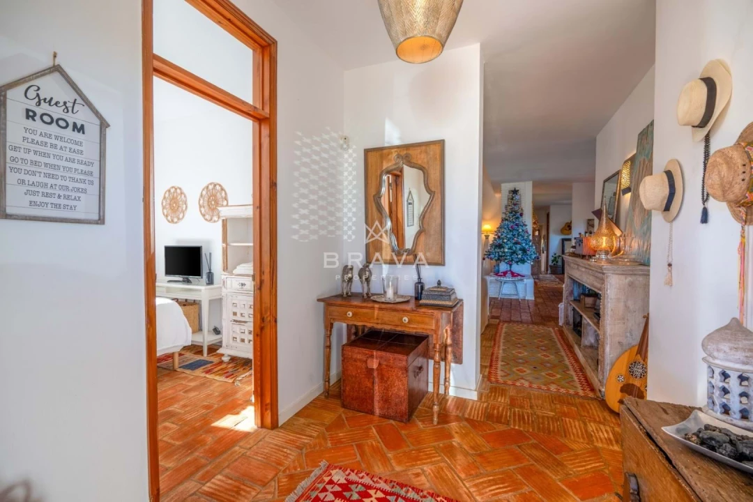 Moradia T5 para Venda em Estômbar e Parchal Foto 3