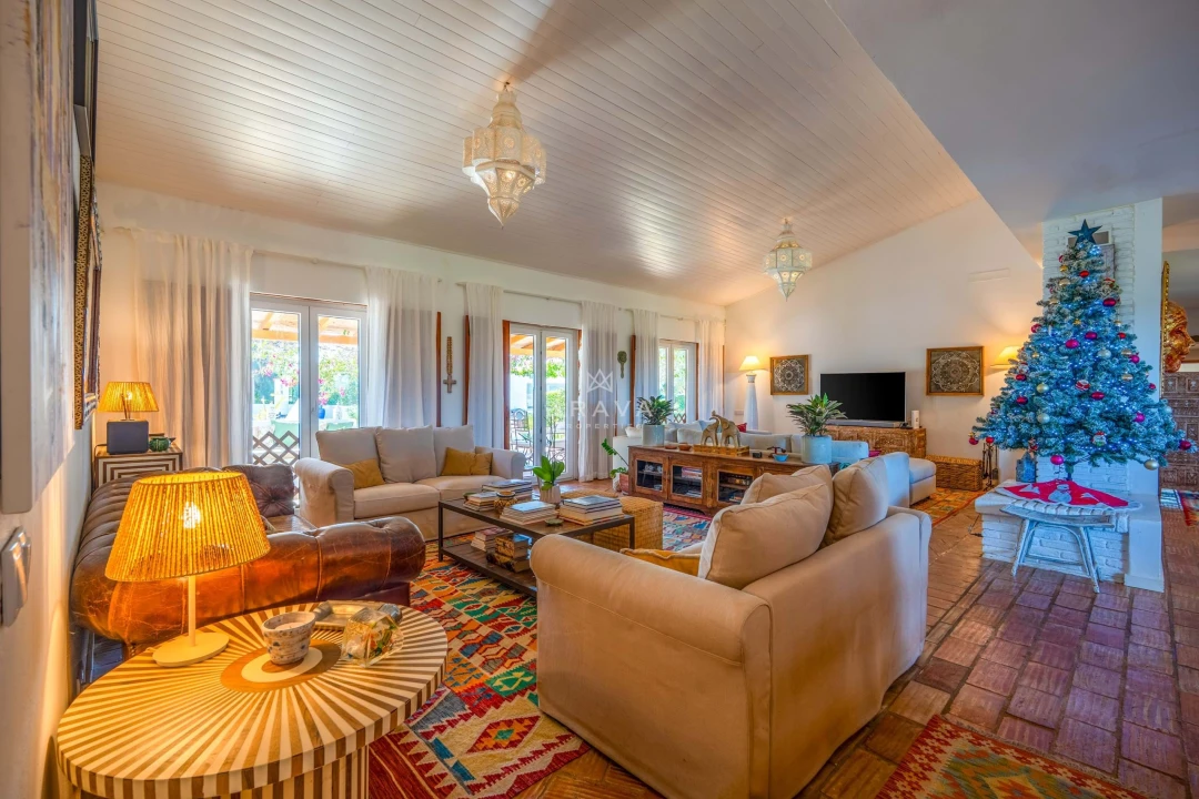 Moradia T5 para Venda em Estômbar e Parchal Foto 4