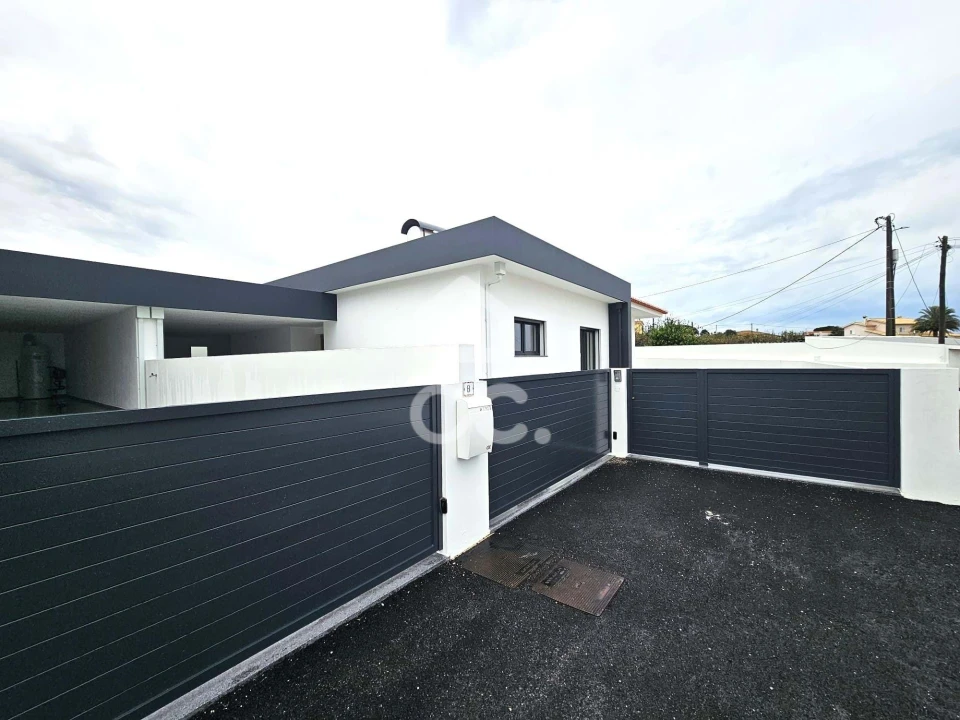 Moradia T3 para Venda em Santo Isidoro Foto 2