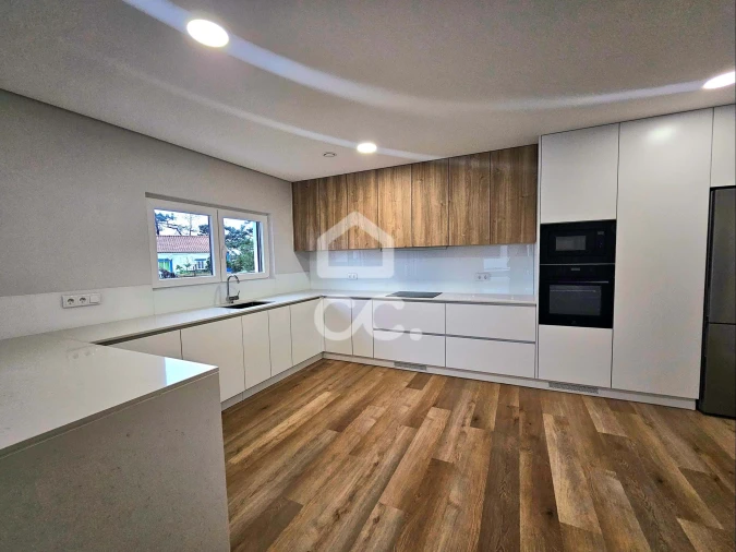 Moradia T3 para Venda em Santo Isidoro Foto 8