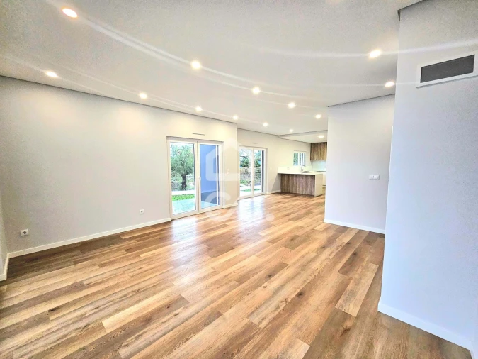 Moradia T3 para Venda em Santo Isidoro Foto 14