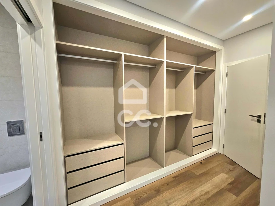 Moradia T4 para Venda em Santo Isidoro Foto 32