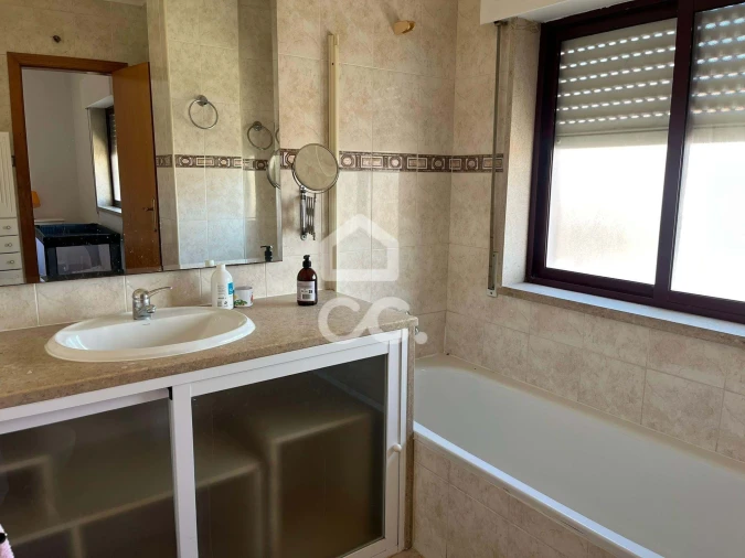 Apartamento T3 para Venda em Santo António dos Cavaleiros e Frielas Foto 12