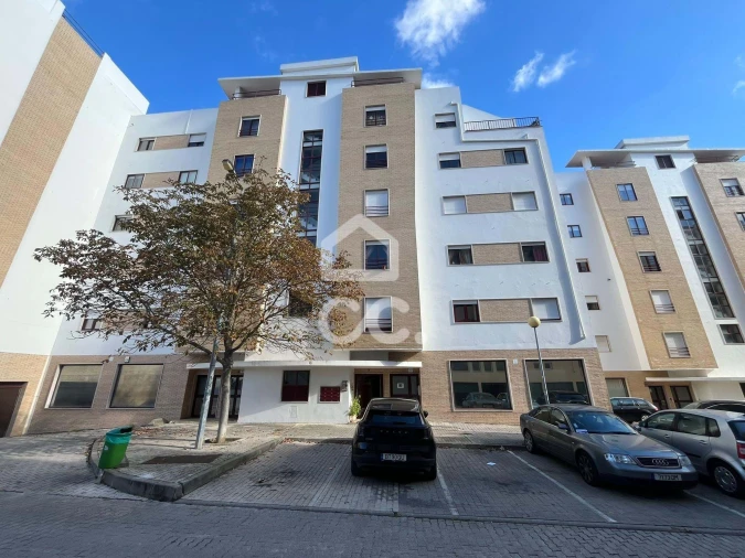 Apartamento T3 para Venda em Santo António dos Cavaleiros e Frielas