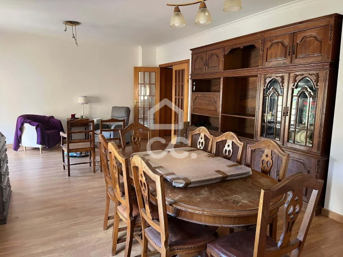 Apartamento T3 para Venda em Santo António dos Cavaleiros e Frielas Foto 4