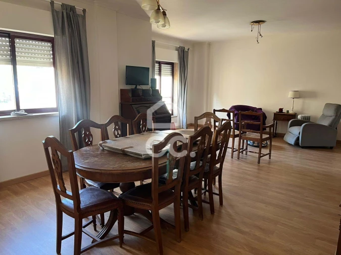 Apartamento T3 para Venda em Santo António dos Cavaleiros e Frielas Foto 5