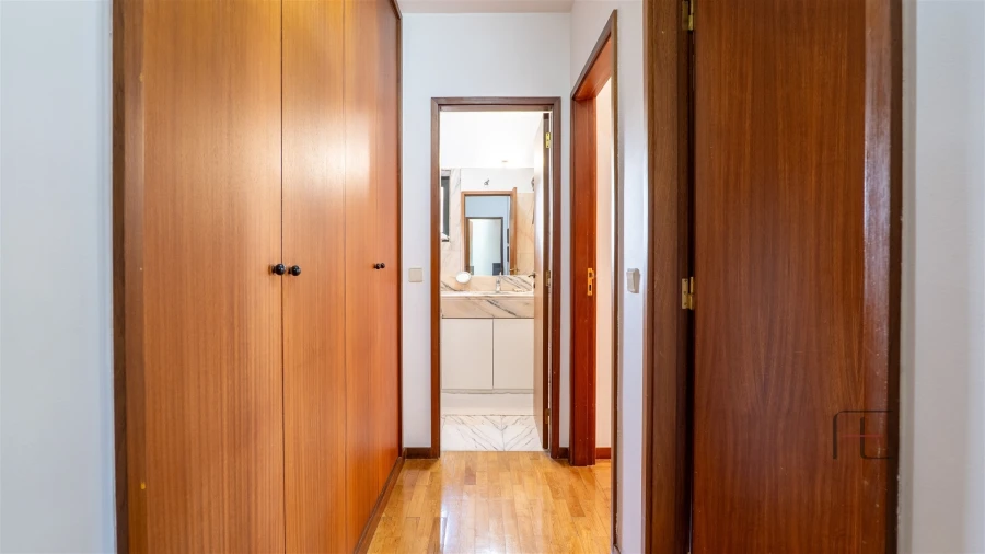 Apartamento T5 para Venda em São Mamede de Infesta e Senhora da Hora Foto 23