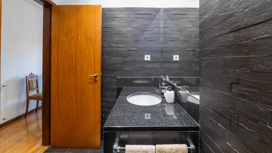 Apartamento T5 para Venda em São Mamede de Infesta e Senhora da Hora Foto 29