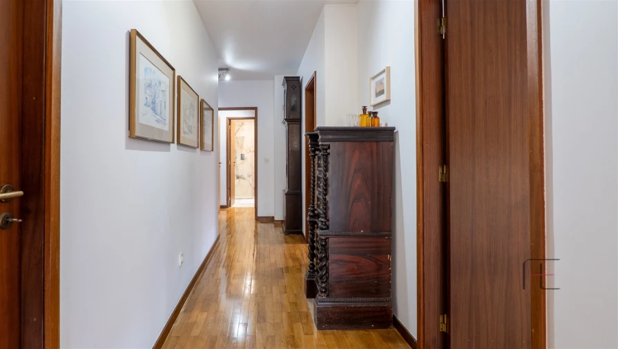 Apartamento T5 para Venda em São Mamede de Infesta e Senhora da Hora Foto 7