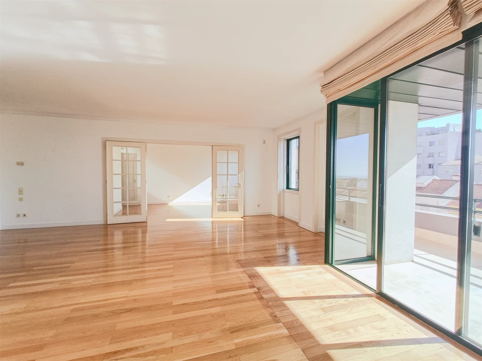 Apartamento T3 para Arrendamento em Santo António Foto 5