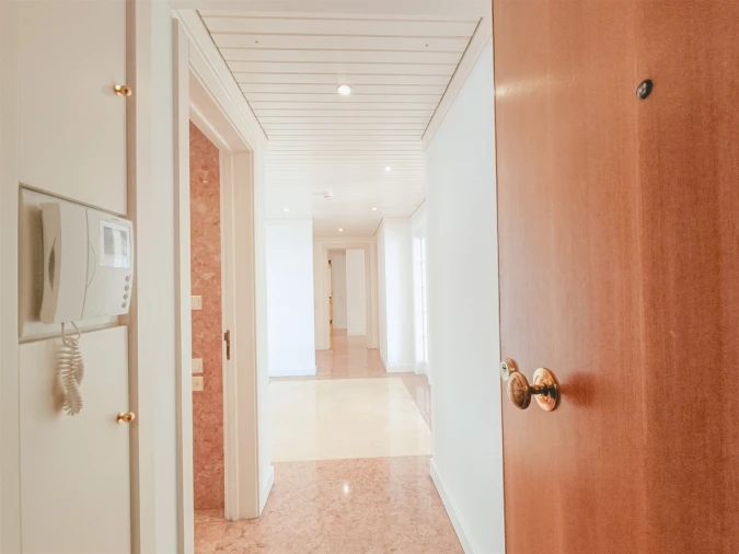 Apartamento T3 para Arrendamento em Santo António Foto 10