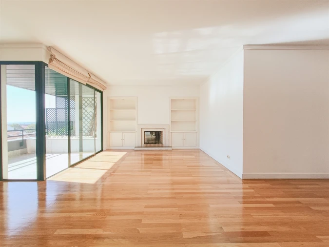 Apartamento T3 para Arrendamento em Santo António