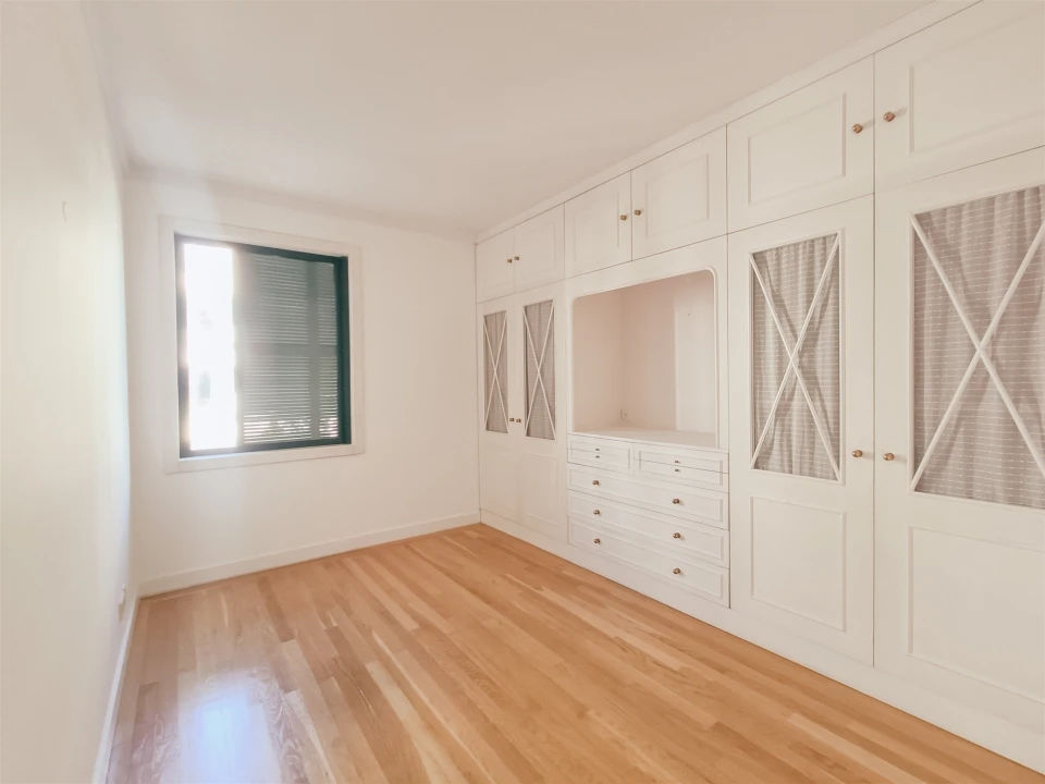 Apartamento T3 para Arrendamento em Santo António Foto 22