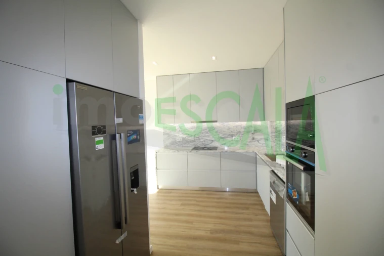 Moradia T3 para Venda em Aveiras de Cima Foto 4