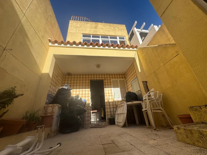 Moradia T7 para Venda em Moncarapacho e Fuseta