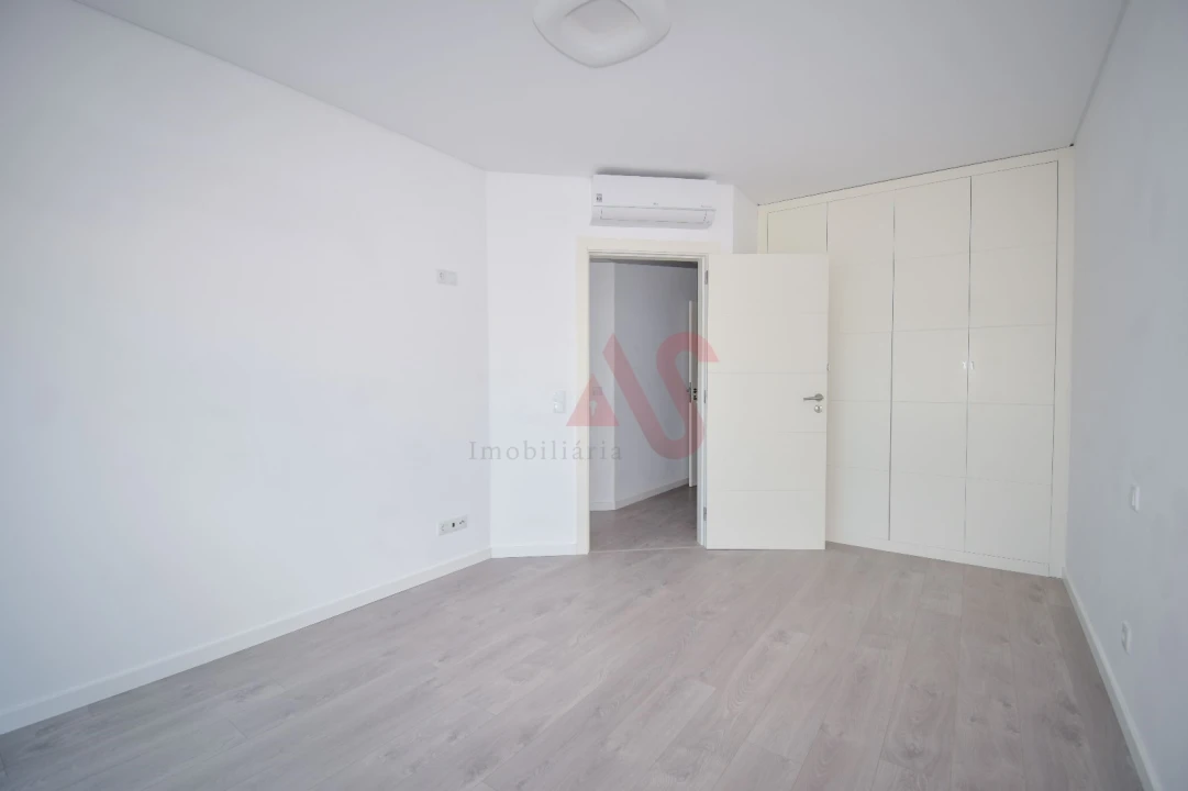 Apartamento T3 para Arrendamento em Odivelas Foto 14