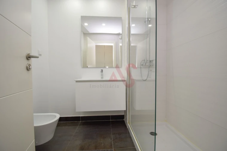 Apartamento T3 para Arrendamento em Odivelas Foto 24