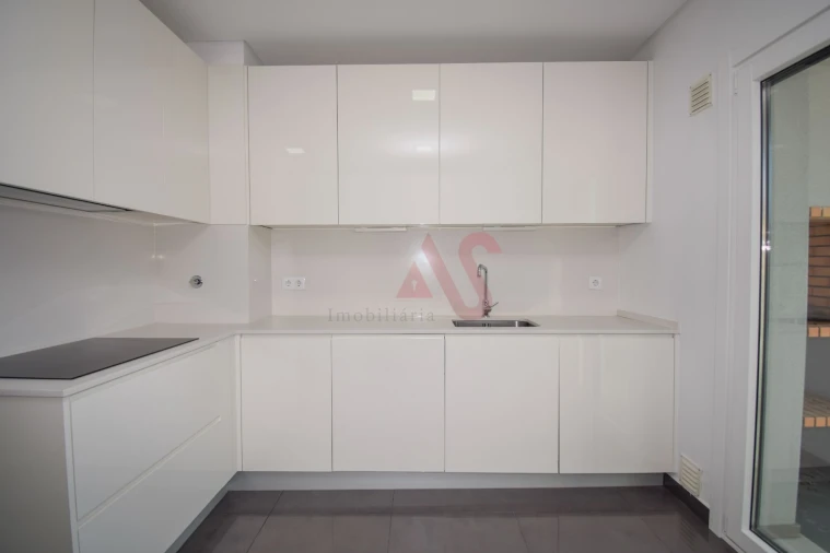 Apartamento T3 para Arrendamento em Odivelas Foto 8