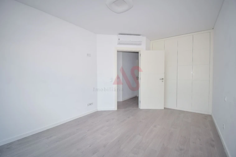 Apartamento T3 para Arrendamento em Odivelas Foto 14