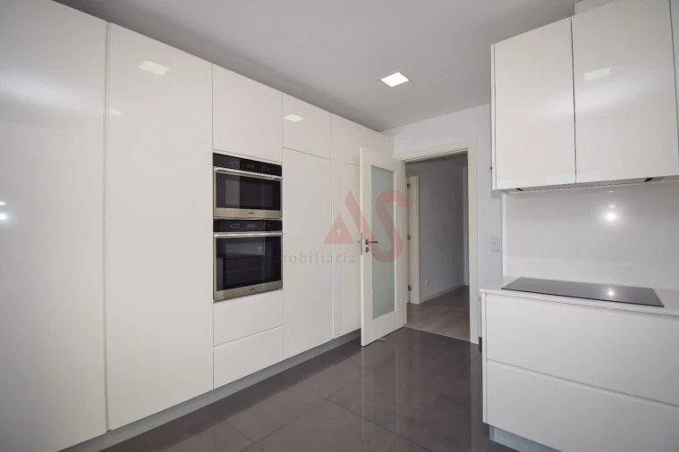 Apartamento T3 para Arrendamento em Odivelas Foto 7