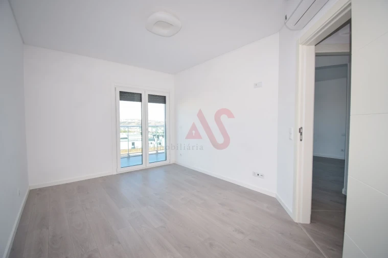 Apartamento T3 para Arrendamento em Odivelas Foto 18