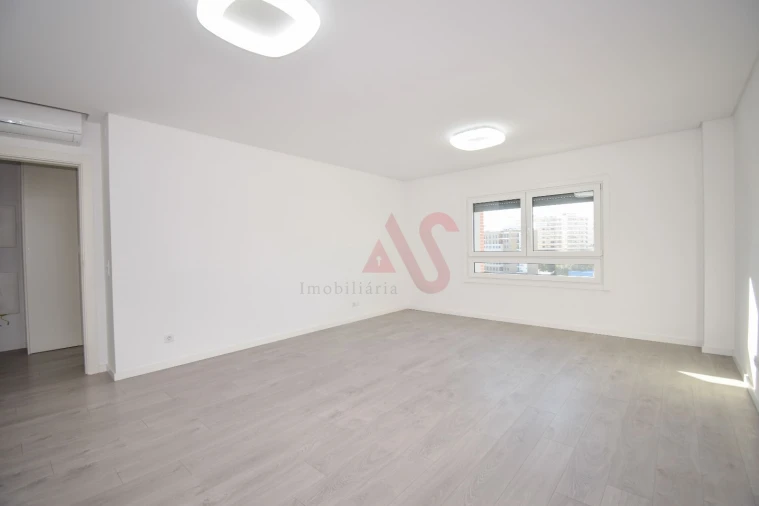 Apartamento T3 para Arrendamento em Odivelas Foto 10