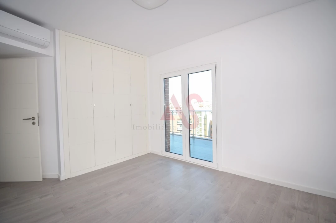 Apartamento T3 para Arrendamento em Odivelas Foto 17