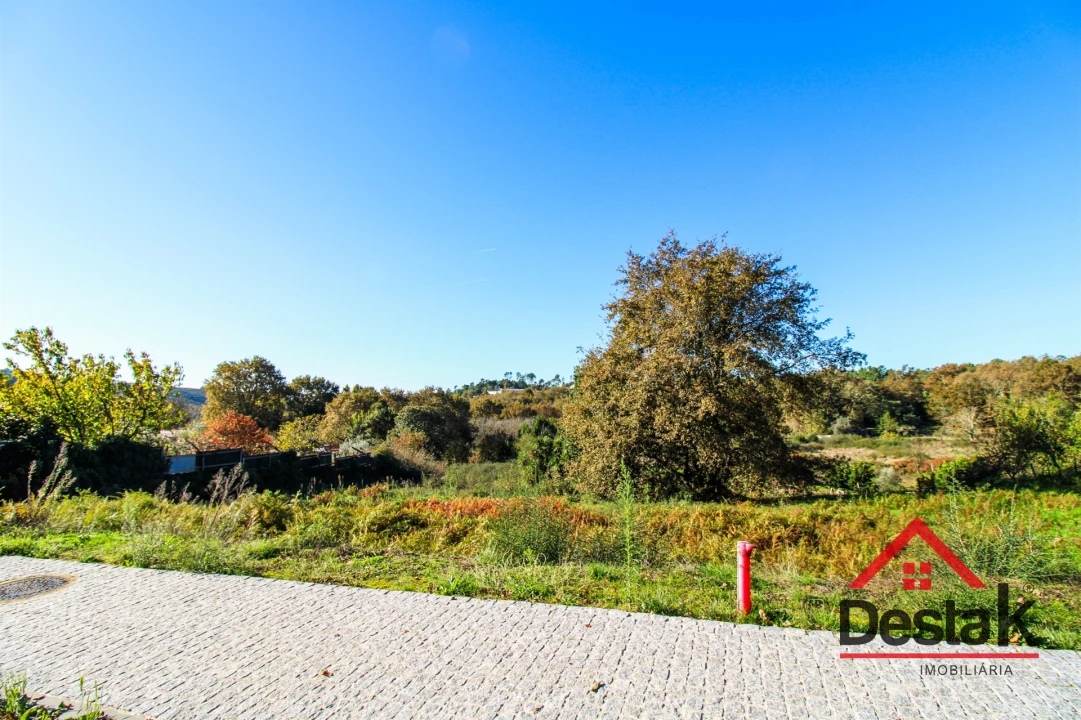 Terreno para Venda em Orgens Foto 1