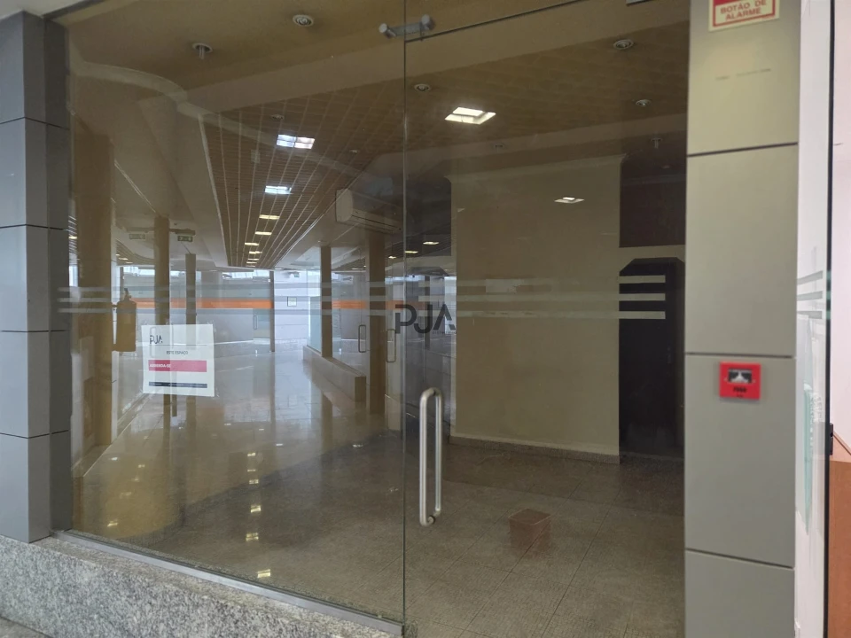 Loja para Venda em Buarcos Foto 1