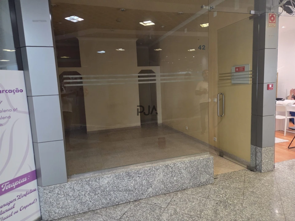 Loja para Venda em Buarcos Foto 2