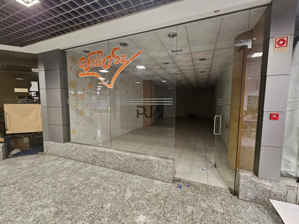 Loja para Venda em Buarcos Foto 1