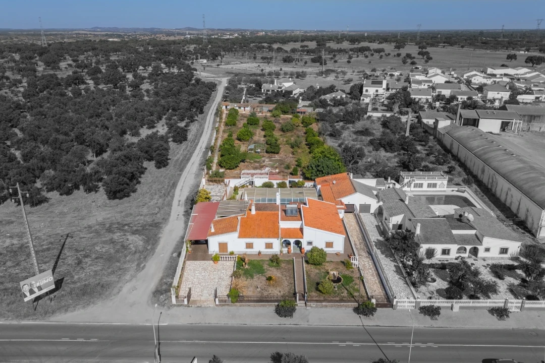 Moradia T4 para Venda em Ermidas-Sado Foto 1