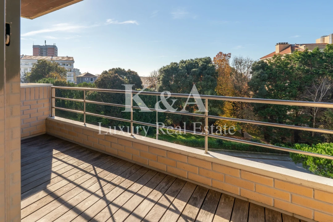 Apartamento T4 para Venda em Aldoar, Foz do Douro e Nevogilde Foto 1