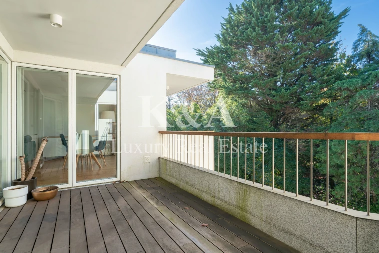 Apartamento T4 para Venda em Lordelo do Ouro e Massarelos Foto 1