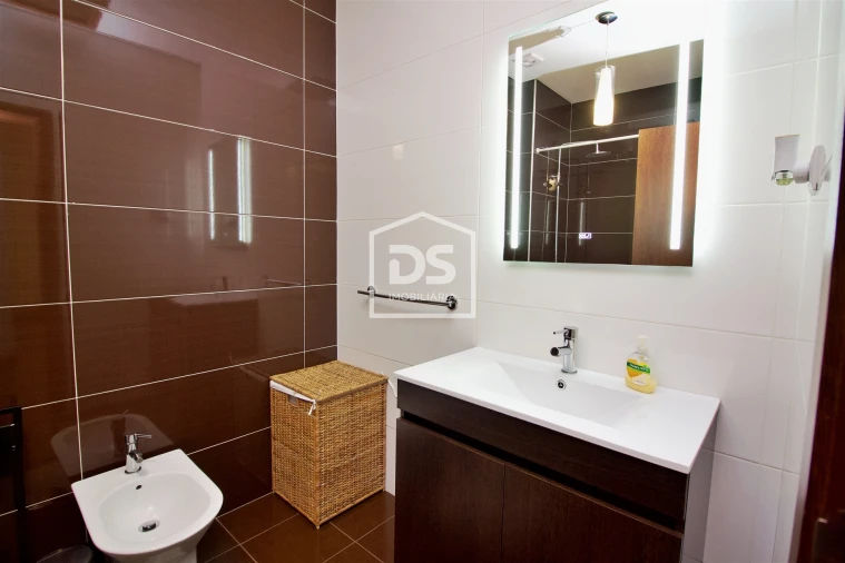 Moradia T3 para Venda em Aveleda Foto 28