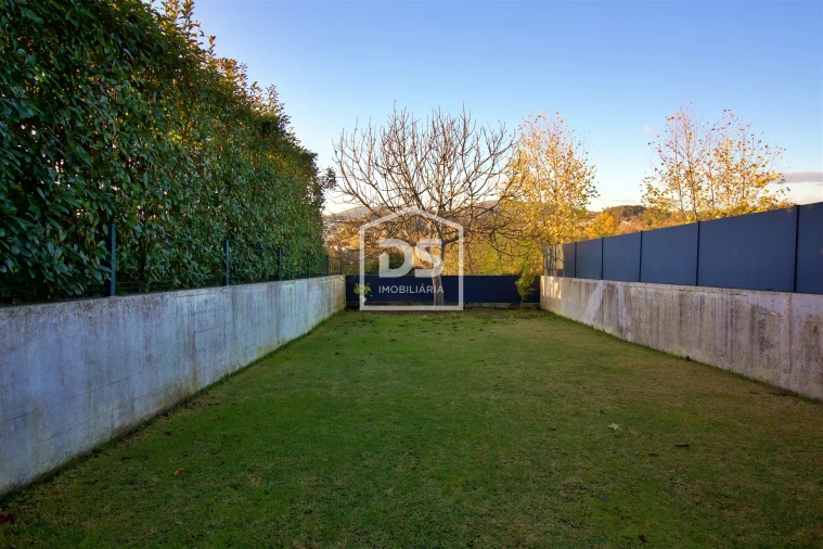 Moradia T3 para Venda em Aveleda Foto 19