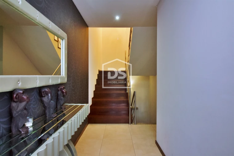 Moradia T3 para Venda em Aveleda Foto 4