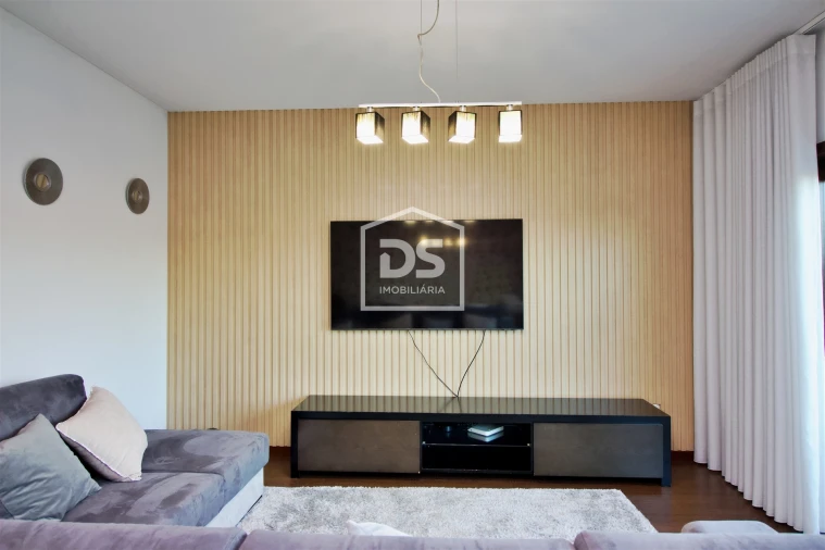 Moradia T3 para Venda em Aveleda Foto 14