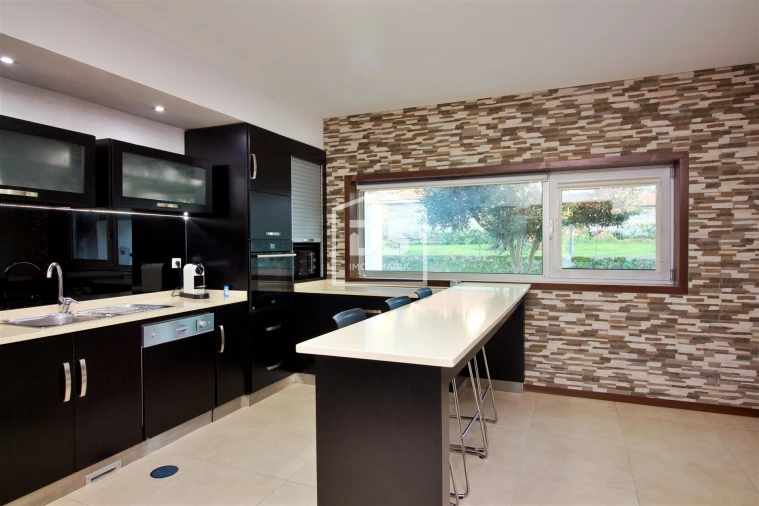 Moradia T3 para Venda em Aveleda Foto 6