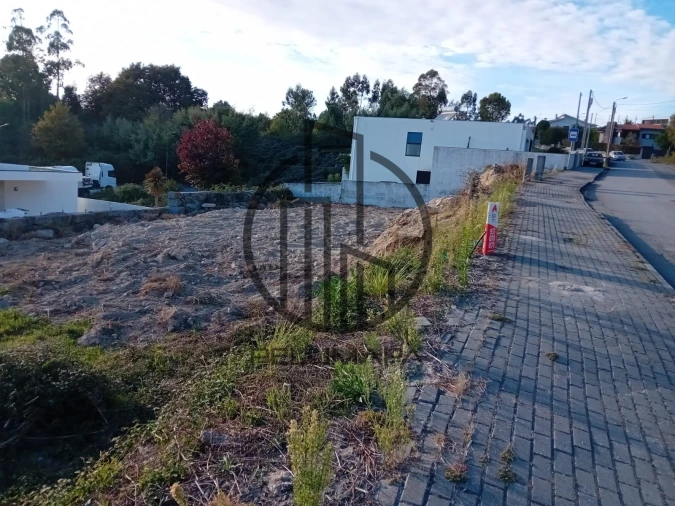 Terreno para Venda em Joane Foto 1